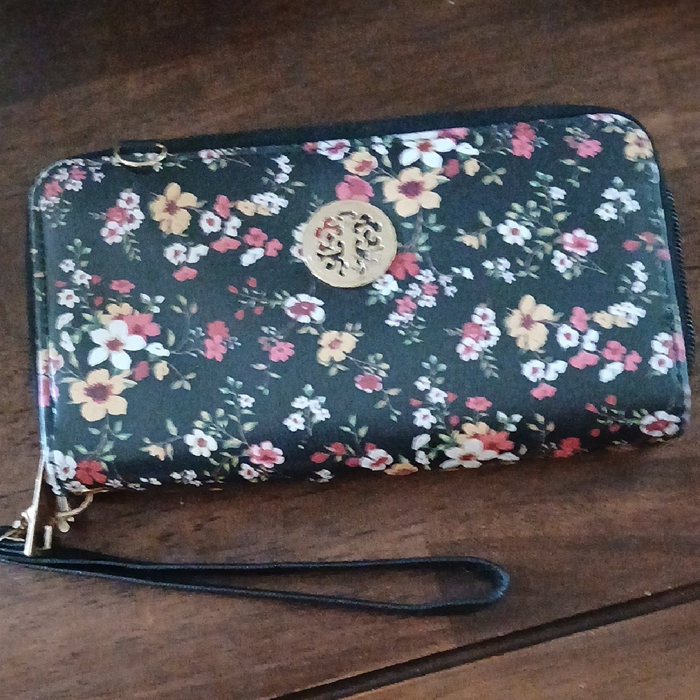 Dark Floral Wristlet Wallet ■ Lots of Storage